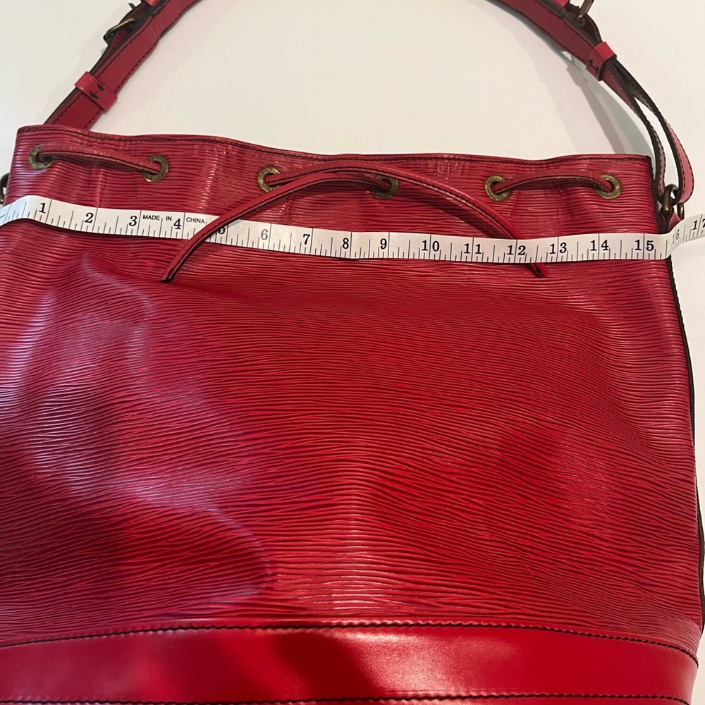 Louis Vuitton Epi Noe GM Leather Bucket Bag (large) Vintage & EUC (Authentic) - Picture 15 of 16